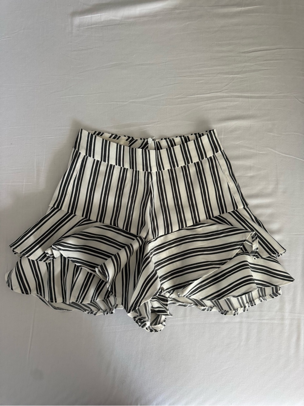 High-Waist Striped Ruffle Skort - Black & White